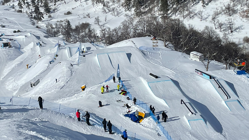 Översikt av slopestyle-coursen under VM i Bakuriani.